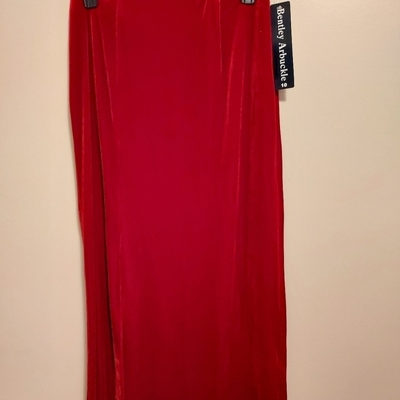 Bentley Arbuckle red velvet NWT size 10 top and skirt - Picture 10 of 14